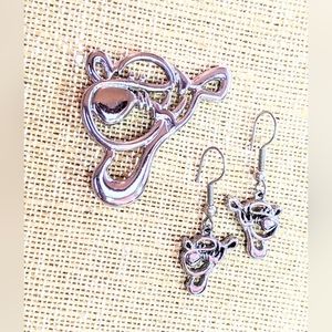 Tigger Disney silver jewelry pin and earrings set from Winnie the Pooh